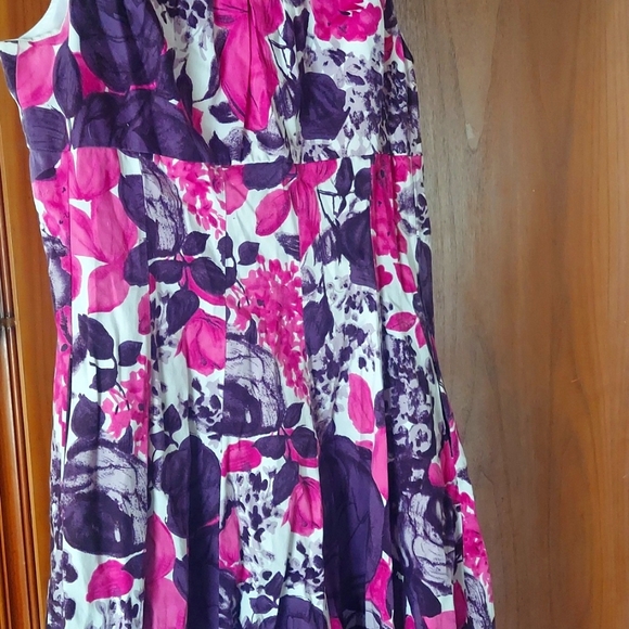 Dress - Picture 1 of 2